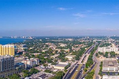 Condo in Tampa, Florida, 1 bedroom  № 1371272 - photo 19