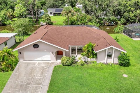 Villa ou maison à vendre à Punta Gorda, Floride: 3 chambres, 195.37 m2 № 1371274 - photo 1