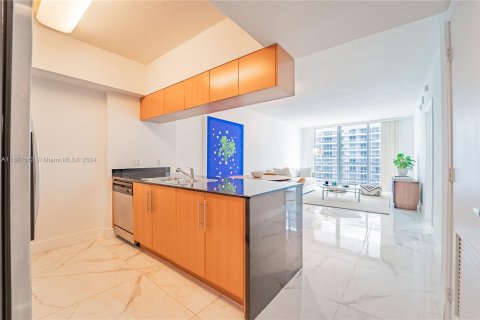 Condominio en venta en Miami, Florida, 1 dormitorio, 76.64 m2 № 1403015 - foto 2