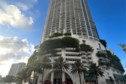 Condo in Miami, Florida, 1 bedroom  № 1403015 - photo 23