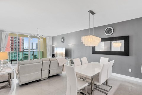 Condominio en venta en Aventura, Florida, 2 dormitorios, 160.72 m2 № 1402933 - foto 12