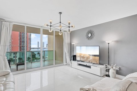 Condo in Aventura, Florida, 2 bedrooms  № 1402933 - photo 18