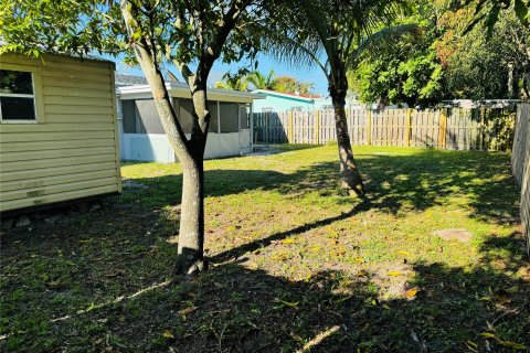 House in Lauderhill, Florida 3 bedrooms, 143.63 sq.m. № 1065866 - photo 27