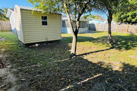 House in Lauderhill, Florida 3 bedrooms, 143.63 sq.m. № 1065866 - photo 25