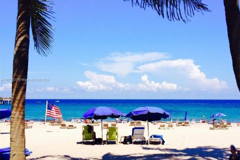 Condo in Deerfield Beach, Florida, 1 bedroom  № 1402628 - photo 3