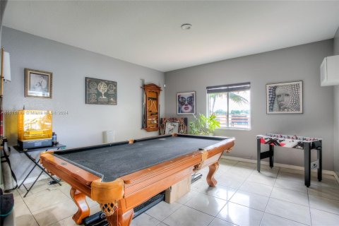 Casa en venta en Miami, Florida, 5 dormitorios, 184.04 m2 № 1402590 - foto 7