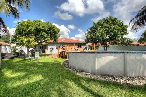 Casa en venta en Miami, Florida, 5 dormitorios, 184.04 m2 № 1402590 - foto 14