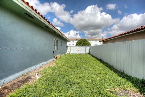 Casa en venta en Miami, Florida, 5 dormitorios, 184.04 m2 № 1402590 - foto 17