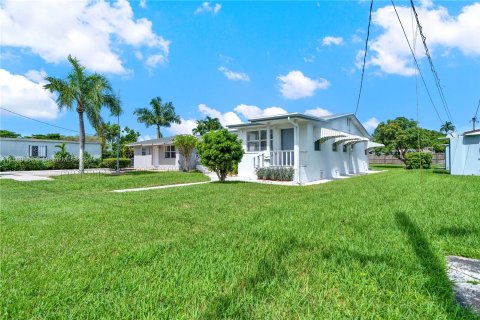 Villa ou maison à vendre à Florida City, Floride: 2 chambres, 91.42 m2 № 1399836 - photo 1