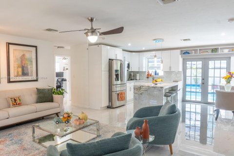 Casa en venta en Hollywood, Florida, 3 dormitorios, 126.81 m2 № 1409021 - foto 4