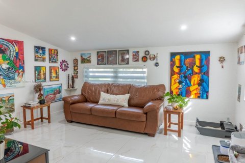 Casa en venta en Hollywood, Florida, 3 dormitorios, 126.81 m2 № 1409021 - foto 28