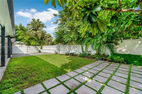 Casa en venta en Miami, Florida, 4 dormitorios, 122.26 m2 № 1409072 - foto 15