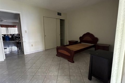 Condominio en venta en Miami Gardens, Florida, 1 dormitorio, 66.43 m2 № 1391654 - foto 8