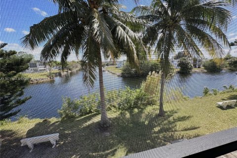 Copropriété à vendre à Miami Gardens, Floride: 1 chambre, 66.43 m2 № 1391654 - photo 1