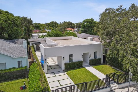 Casa en venta en Miami, Florida, 5 dormitorios, 172.52 m2 № 1331868 - foto 30