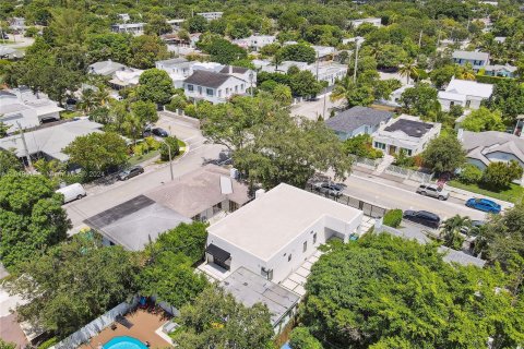 House in Miami, Florida 5 bedrooms, 172.52 sq.m. № 1331868 - photo 27