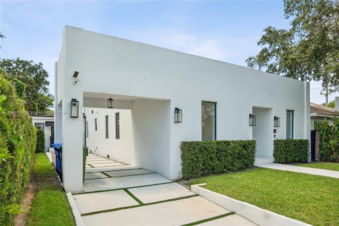 Villa ou maison à vendre à Miami, Floride: 5 chambres, 172.52 m2 № 1331868 - photo 5