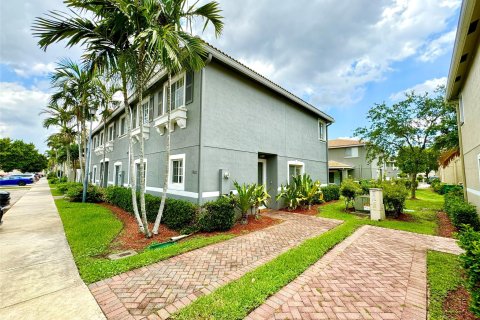 Touwnhouse à vendre à Tamarac, Floride: 3 chambres, 138.05 m2 № 1210557 - photo 19