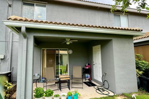 Adosado en venta en Tamarac, Florida, 3 dormitorios, 138.05 m2 № 1210557 - foto 2