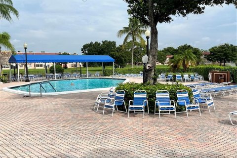 Condo in Sunrise, Florida, 1 bedroom  № 1359031 - photo 13