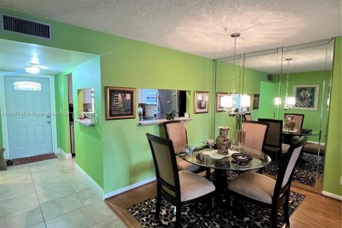 Condo in Sunrise, Florida, 1 bedroom  № 1359031 - photo 5