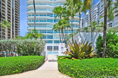 Condominio en venta en Bal Harbour, Florida, 3 dormitorios, 288.93 m2 № 1358989 - foto 12