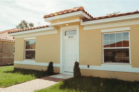 Villa ou maison à vendre à Kissimmee, Floride: 2 chambres, 98.01 m2 № 1297980 - photo 4