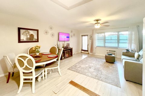 Condo in Boca Raton, Florida, 1 bedroom  № 1050181 - photo 3