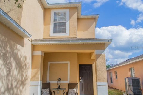 Casa en venta en Davenport, Florida, 4 dormitorios, 162.21 m2 № 1342504 - foto 1