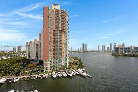 Condo in Aventura, Florida, 2 bedrooms  № 1030917 - photo 26