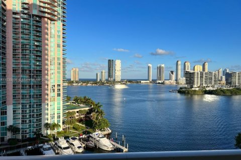 Condo in Aventura, Florida, 2 bedrooms  № 1030917 - photo 2