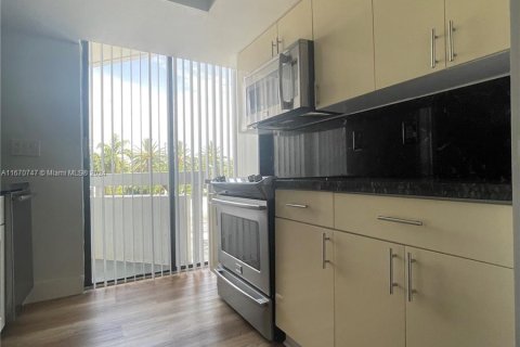 Copropriété à vendre à Miami, Floride: 2 chambres, 106.37 m2 № 1398102 - photo 16