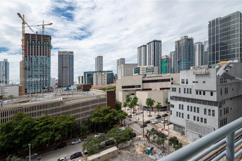 Condo in Miami, Florida, 2 bedrooms  № 1398059 - photo 18