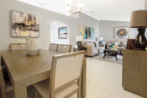 Villa ou maison à vendre à Miami, Floride: 4 chambres, 137.22 m2 № 1383617 - photo 7