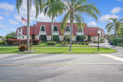 Villa ou maison à vendre à Lake Worth, Floride: 2 chambres, 95.13 m2 № 1051218 - photo 10