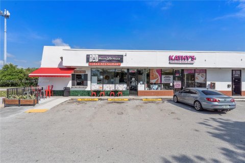 Propiedad comercial en venta en Cutler Bay, Florida № 1227479 - foto 3