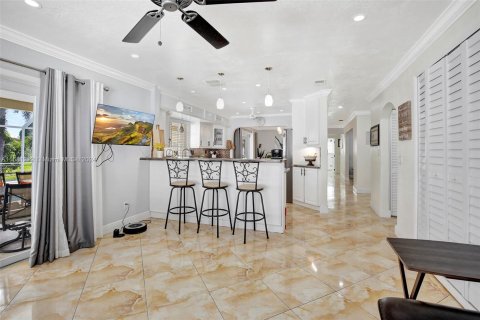 Villa ou maison à vendre à Pembroke Pines, Floride: 3 chambres, 233.37 m2 № 1417737 - photo 18