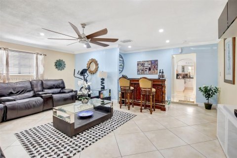 Villa ou maison à vendre à Pembroke Pines, Floride: 3 chambres, 233.37 m2 № 1417737 - photo 23