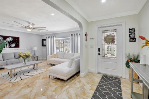 Villa ou maison à vendre à Pembroke Pines, Floride: 3 chambres, 233.37 m2 № 1417737 - photo 6