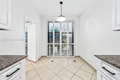 Condominio en venta en Key Biscayne, Florida, 2 dormitorios, 165.55 m2 № 1059450 - foto 19