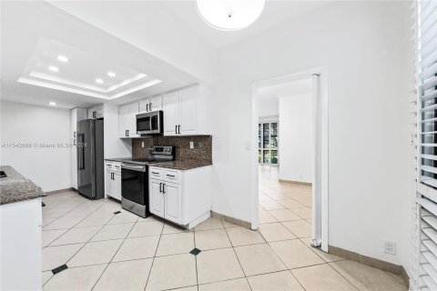 Condominio en venta en Key Biscayne, Florida, 2 dormitorios, 165.55 m2 № 1059450 - foto 16
