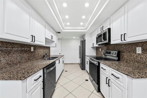 Condominio en venta en Key Biscayne, Florida, 2 dormitorios, 165.55 m2 № 1059450 - foto 17