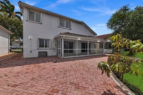 Villa ou maison à vendre à Doral, Floride: 4 chambres, 243.4 m2 № 1098258 - photo 1