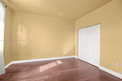 Townhouse in Pembroke Pines, Florida 2 bedrooms, 127.09 sq.m. № 1043860 - photo 18