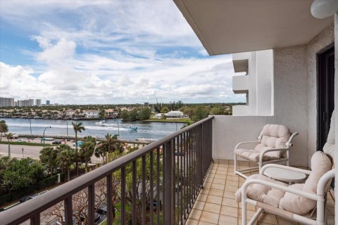 Condo in Hollywood, Florida, 2 bedrooms  № 1024728 - photo 16