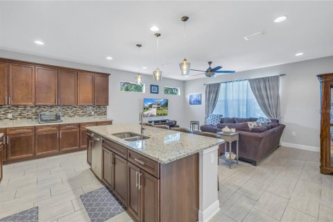 Casa en venta en Tampa, Florida, 4 dormitorios, 289.39 m2 № 1337448 - foto 16