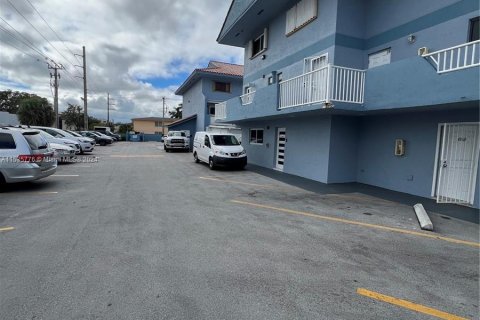 Condominio en venta en Hialeah, Florida, 2 dormitorios, 93.83 m2 № 1019385 - foto 4