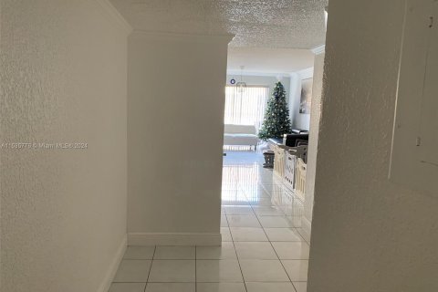 Copropriété à vendre à Hialeah, Floride: 2 chambres, 93.83 m2 № 1019385 - photo 6