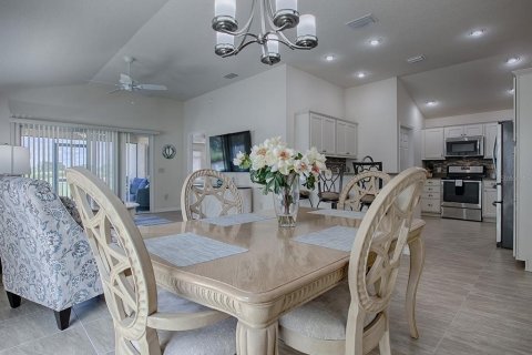 Casa en venta en The Villages, Florida, 3 dormitorios, 137.59 m2 № 1388617 - foto 10