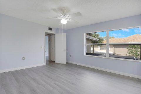 Townhouse in Palm City, Florida 2 bedrooms, 127.65 sq.m. № 1040508 - photo 15